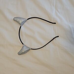 🩴 Silver Glitter Horn Headband